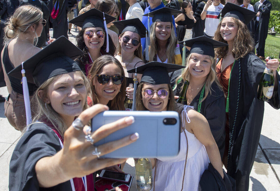 PHOTOS University of Kansas 2022 commencement News, Sports, Jobs